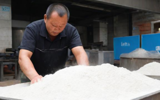 尿素105什么时候交割