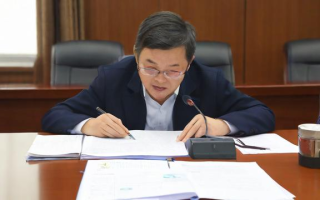 年报发布时间是什么时候？
