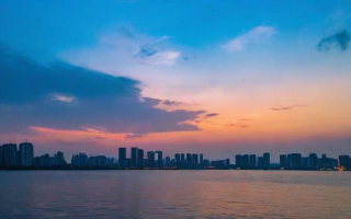 一、直白型，月报究竟是什么？有何关键作用？，月报具体是什么？对工作有何意义？，究竟何为月报？其包含哪些内容？，二、引导思考型，月报是什么？怎样让月报更具价值？，月报是什么？如何通过月报提升工作效率？，月报到底是什么？怎样借助月报优化管理？