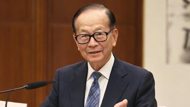 李嘉诚是做什么生意的,李嘉诚的财富帝国,他是如何打造商业传奇的?-第2张图片-ECN交易平台排行榜 李嘉诚是做什么生意的,李嘉诚的财富帝国,他是如何打造商业传奇的?-第2张图片-ECN交易平台排行榜